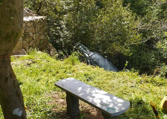 Nascente Place In Nature Next To A Waterfall Dom wakacyjny